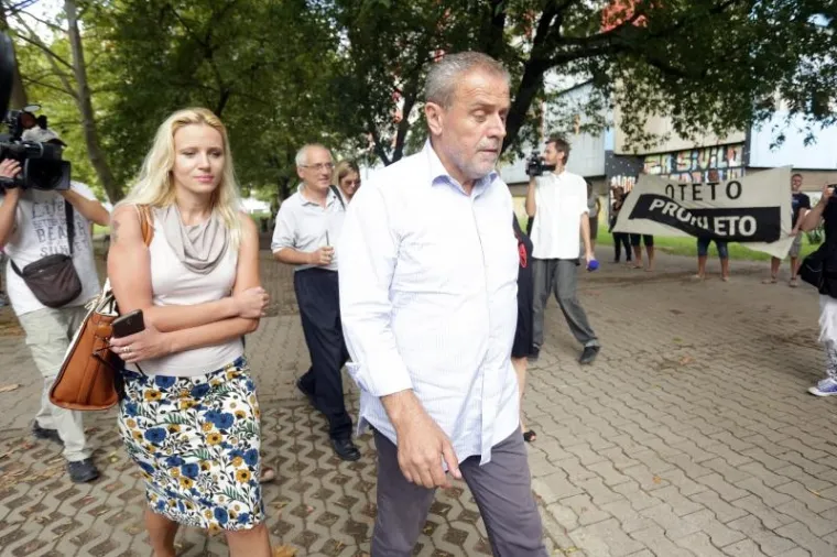 Prosvjednici koji žele park na Savici dočekali su Milana Bandića na otvorenju vrtića