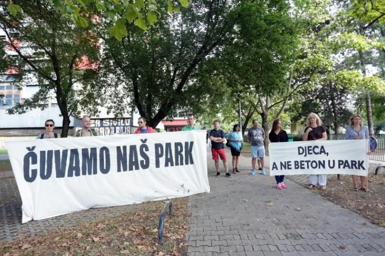 Prosvjednici koji žele park na Savici dočekali su Milana Bandića na otvorenju vrtića