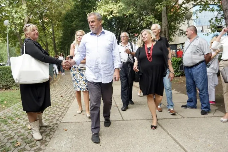 Prosvjednici koji žele park na Savici dočekali su Milana Bandića na otvorenju vrtića