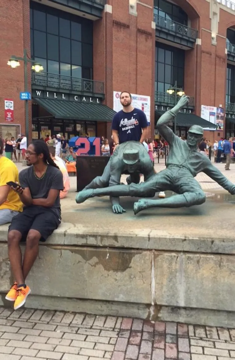 PERVERZNE IGRICE U JAVNOSTI: Dok god je kipova, bit će i onih koji će ih 'zlostavljati'