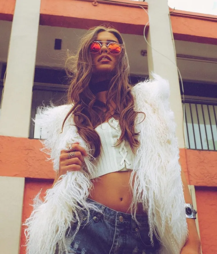 GOLICAT ĆE VAM MA&Scaron;TU I DOVESTI VAS DO LUDILA: Betsy Alvarez jako voli izazivati