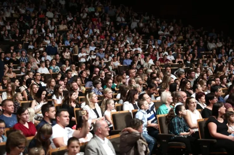 MIA NEGOVETIĆ NAPUNILA LISINSKI: Veličanstvena atmosfera na prvom u nizu velikih koncerata