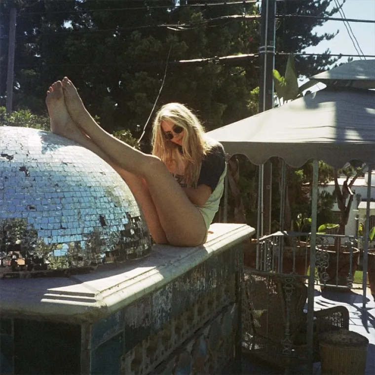 MOŽE LI ZANOSNA PLAVU&Scaron;A ZAVESTI I VAS? U rukavu ima mnogo poza, koja odgovara ba&scaron; vama?