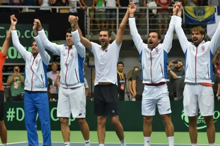 TOTALNI DELIRIJ NA VI&Scaron;NJIKU: Pogledajte kako je izgledalo slavlje hrvatskih tenisača nakon ulaska u finale