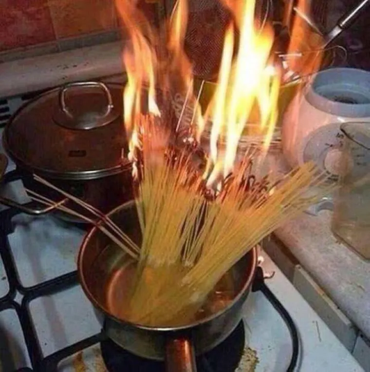 AKO SI PIJAN, NE KUHAJ: Naučili jako važnu lekciju o kuhanju u pijanom stanju