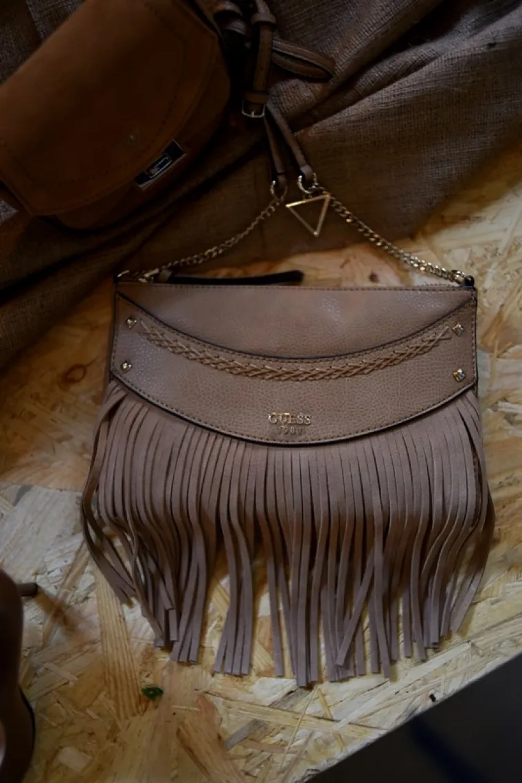 Evo kako izgleda Guessova kolekcija istočnjačkog duha u ekskluzivnom showroomu