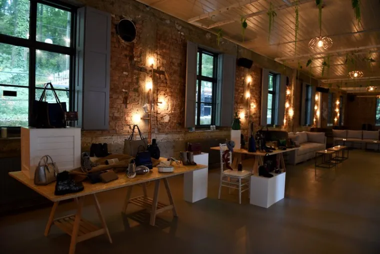 Evo kako izgleda Guessova kolekcija istočnjačkog duha u ekskluzivnom showroomu