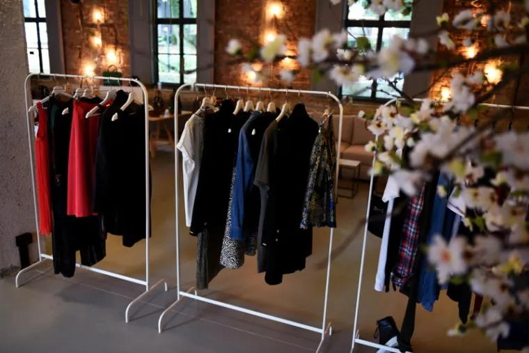 Evo kako izgleda Guessova kolekcija istočnjačkog duha u ekskluzivnom showroomu