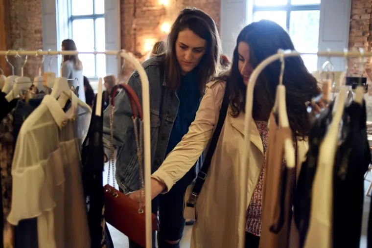 Evo kako izgleda Guessova kolekcija istočnjačkog duha u ekskluzivnom showroomu