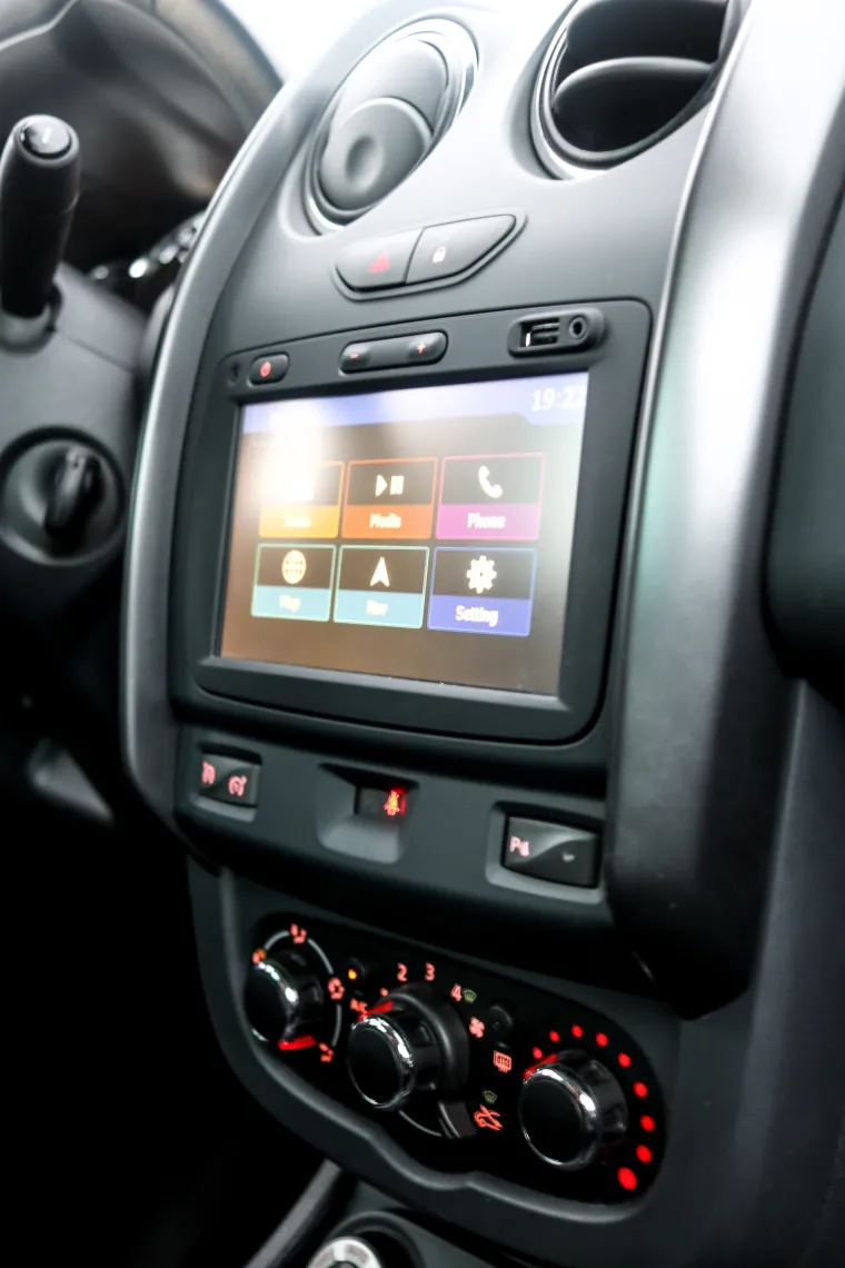 POUZDANA I JEFTINIJA OD KONKURENCIJE: Off-road vožnja u Daciji Duster URBAN Explorer je prava poslastica