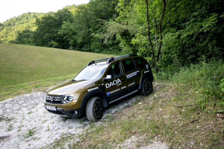 POUZDANA I JEFTINIJA OD KONKURENCIJE: Off-road vožnja u Daciji Duster URBAN Explorer je prava poslastica