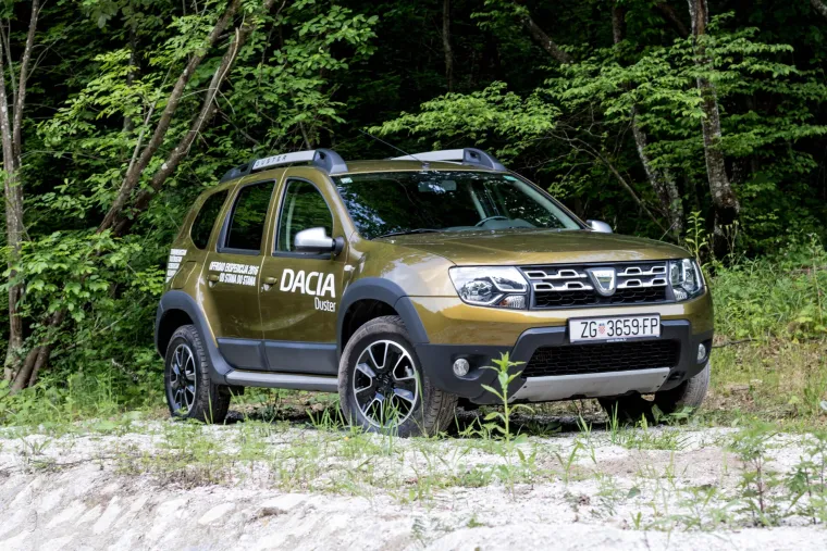 POUZDANA I JEFTINIJA OD KONKURENCIJE: Off-road vožnja u Daciji Duster URBAN Explorer je prava poslastica