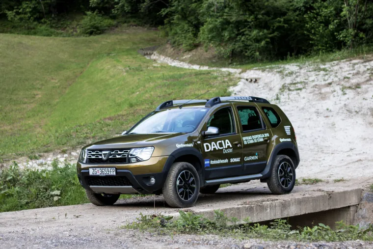 POUZDANA I JEFTINIJA OD KONKURENCIJE: Off-road vožnja u Daciji Duster URBAN Explorer je prava poslastica