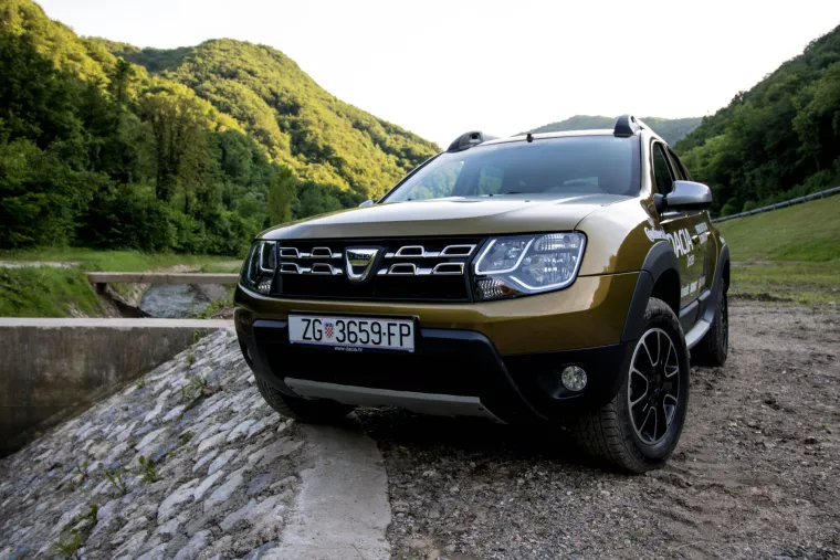 POUZDANA I JEFTINIJA OD KONKURENCIJE: Off-road vožnja u Daciji Duster URBAN Explorer je prava poslastica