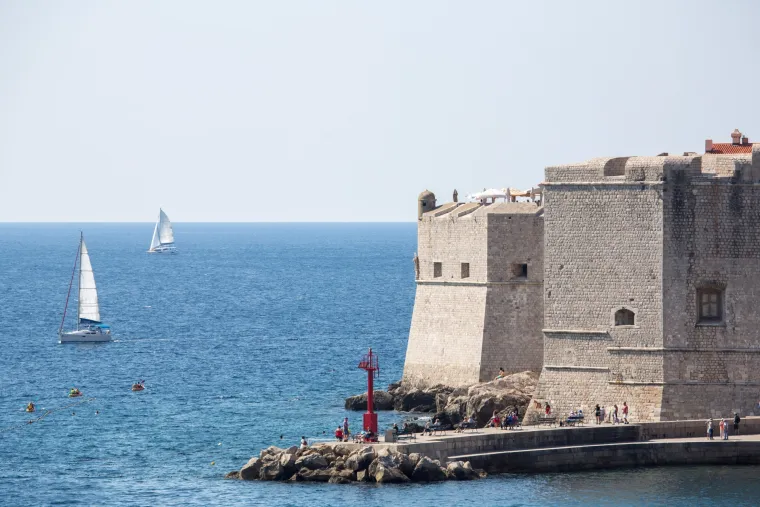 Iako je kraj rujna turisti jo&scaron; uvijek uživaju u kupanju i sunčanju