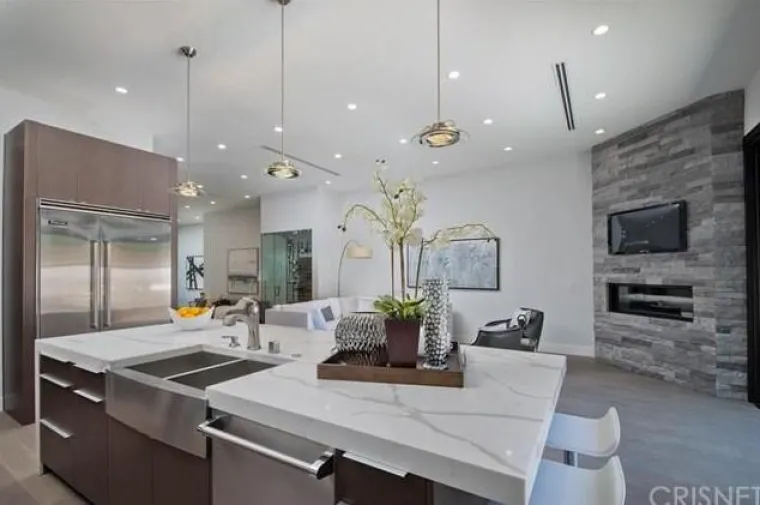 Zvijezda Moderne obitelji: Ima samo 18 godina, a pogledajte kakvu je kuću kupila za 1,5 milijuna dolara