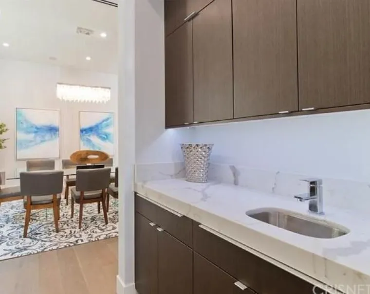 Zvijezda Moderne obitelji: Ima samo 18 godina, a pogledajte kakvu je kuću kupila za 1,5 milijuna dolara