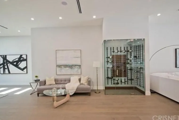 Zvijezda Moderne obitelji: Ima samo 18 godina, a pogledajte kakvu je kuću kupila za 1,5 milijuna dolara