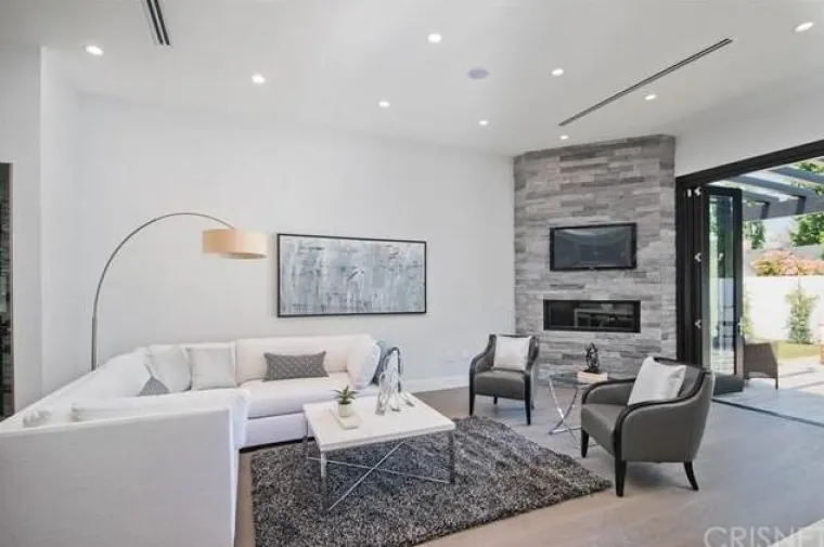 Zvijezda Moderne obitelji: Ima samo 18 godina, a pogledajte kakvu je kuću kupila za 1,5 milijuna dolara