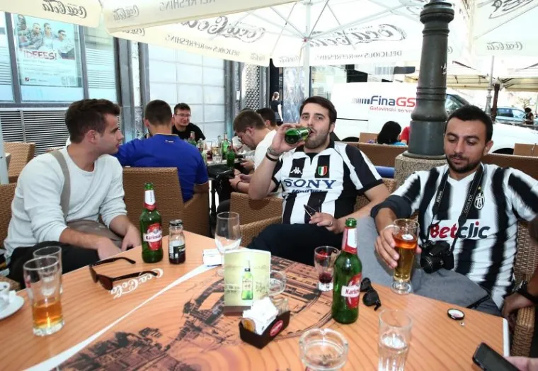 BIT ĆE VATRENO: Juventusovi navijači okupirali centar Zagreba