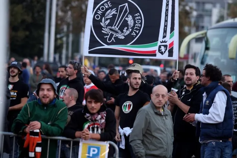 GUŽVA PRED MAKSIMIROM: Navijači napravili red na ulazu, ogromne mjere osiguranja