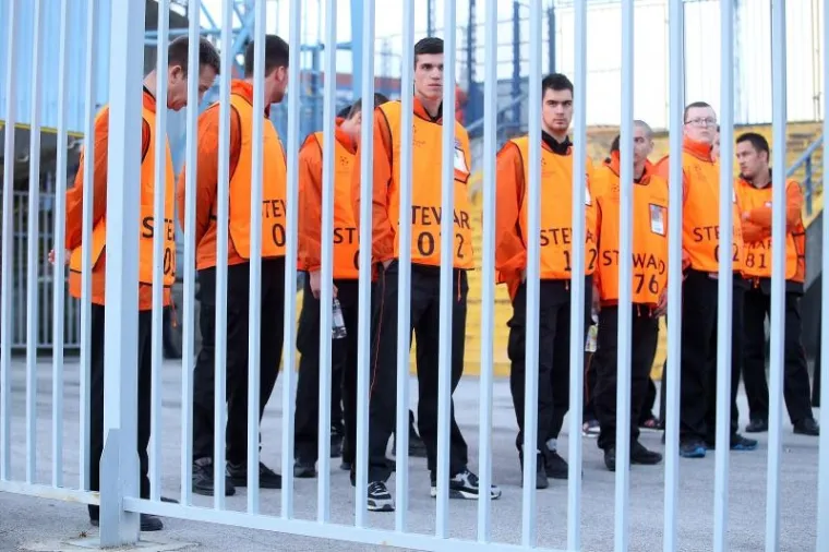 GUŽVA PRED MAKSIMIROM: Navijači napravili red na ulazu, ogromne mjere osiguranja