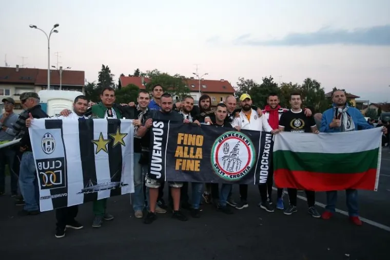 GUŽVA PRED MAKSIMIROM: Navijači napravili red na ulazu, ogromne mjere osiguranja