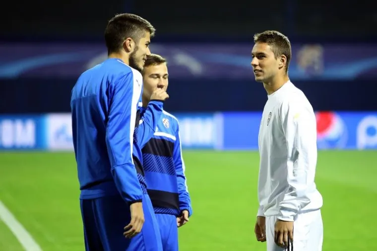 Hrvatski reprezentativci i biv&scaron;i igrači Dinama Mario Mandžukić i Marko Pjaca uoči početka susreta pozdravili su navijače, ali i biv&scaron;e suigrače.