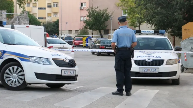 KRVAVA NOĆ U SPLITU:  Pronađena mrtva žena i ranjeni mu&scaron;karac
