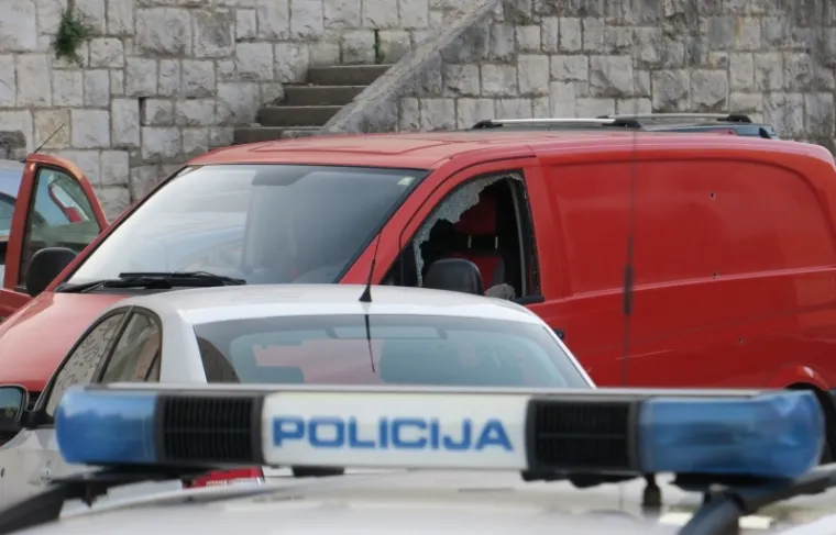 KRVAVA NOĆ U SPLITU:  Pronađena mrtva žena i ranjeni mu&scaron;karac