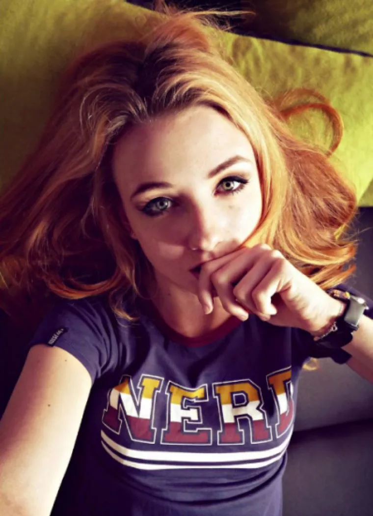 GAMERICE ZBOG KOJIH ĆETE PRESTATI S IGRICAMA: Ovih 14 cura bi se rado igrale s va&scaron;im joystickom