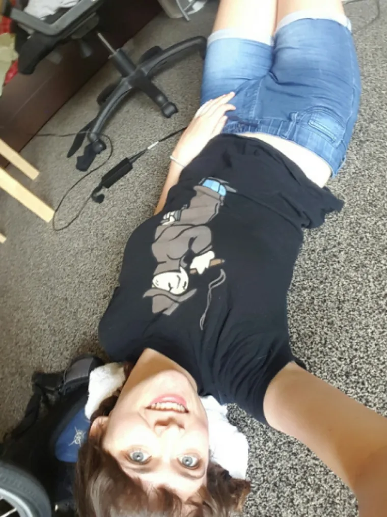 GAMERICE ZBOG KOJIH ĆETE PRESTATI S IGRICAMA: Ovih 14 cura bi se rado igrale s va&scaron;im joystickom