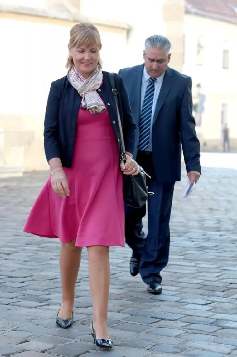 Ministrica se ovim outfitom očito bori protiv činjenice da je stigla jesen.