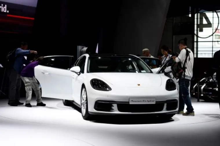 Hibrid Porsche Panamera 4 E