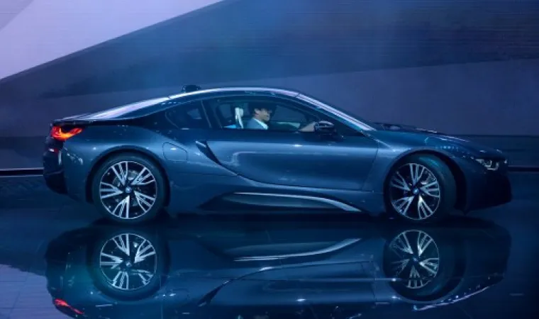 Novi BMW i8