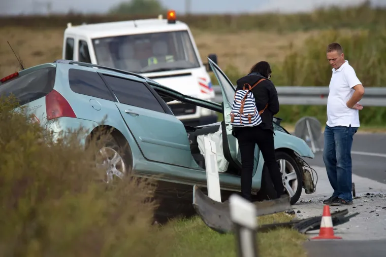 Sudar automobila i kombija