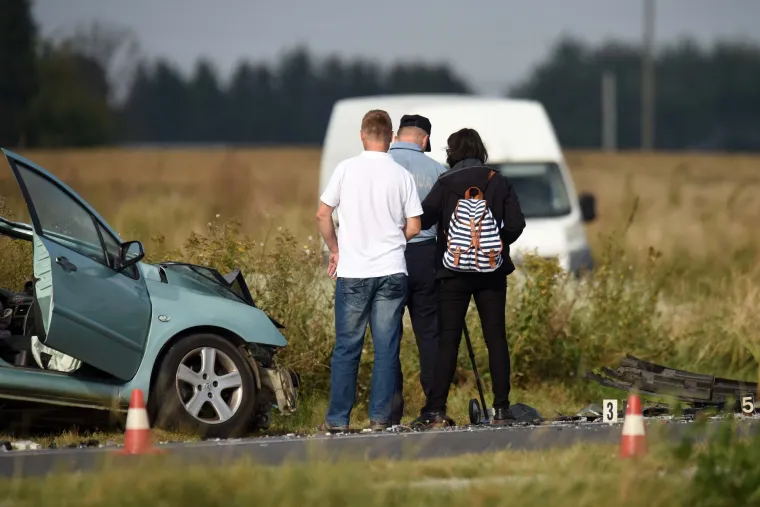 Sudar automobila i kombija