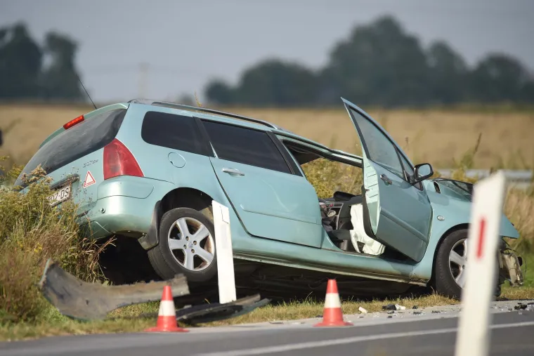 Sudar automobila i kombija