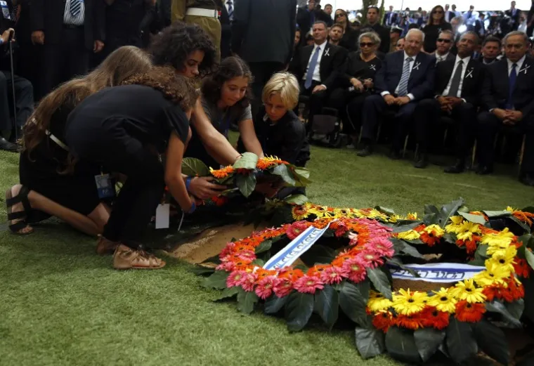 ISPRAĆAJ DRŽAVNIKA I NOBELOVCA: Brojni svjetski lideri bili na pogrebu Shimona Peresa u Jeruzalemu