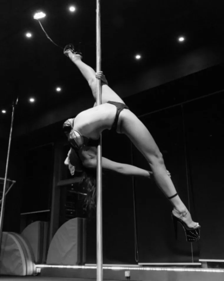 NISMO SIGURNI DA IM JE USPJELO... Ove cure se trude pokazati da je ples oko &scaron;ipke umjetnost i sport, a ne erotika