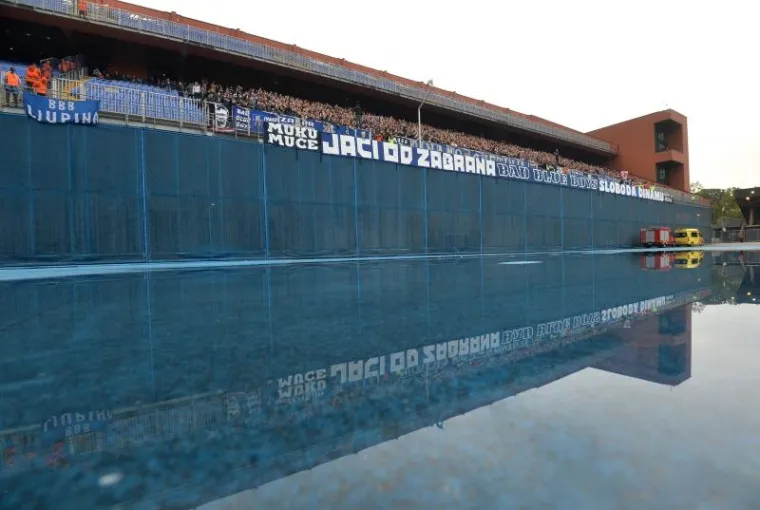 KI&Scaron;A POKVARILA SPEKTAKL: Pogledajte kako su izgledale maksimirske tribine