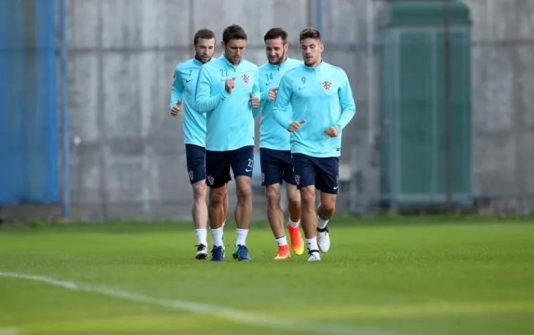 KRENULA AKCIJA KOSOVO I FINSKA: Vatreni ogradili prvi trening