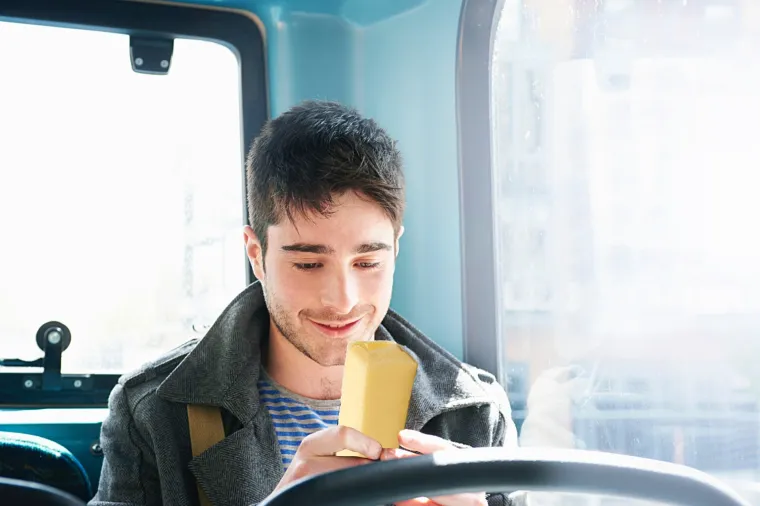 NETKO IM JE MOBITELE ZAMIJENIO S MASLACEM: Sad se osjećaju stvarno glupo dok bulje u njih