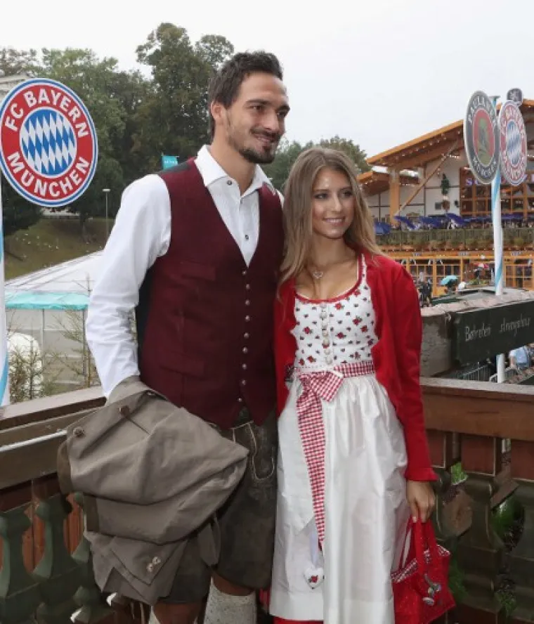 Njihove djevojke i supruge plijenile su pažnju okupljenog mnoštva na Oktoberfestu.