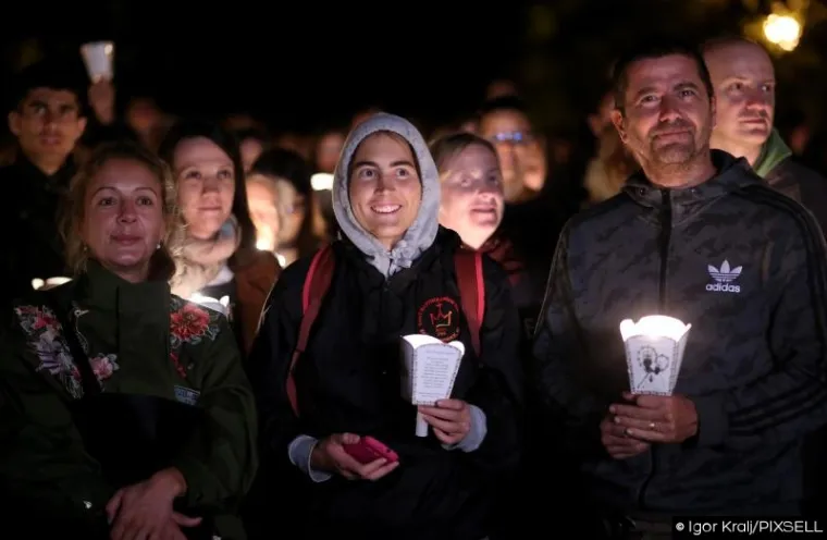 Molitva za crkvu na Savici