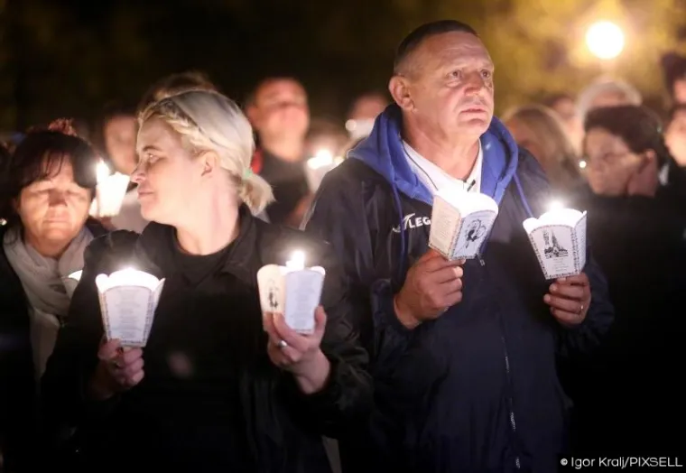 Molitva za crkvu na Savici