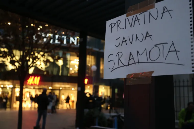 Prosvjed na Cvjetnom trgu