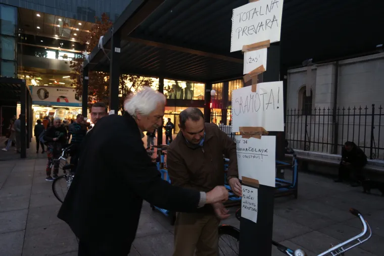 Prosvjed na Cvjetnom trgu