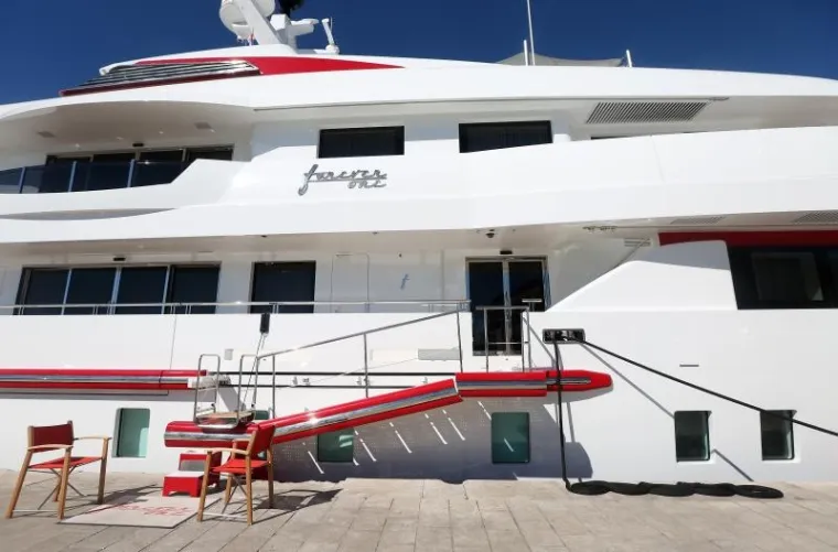 OVO SE NE VIĐA SVAKI DAN: U &Scaron;ibeniku usidrena velebna jahta poznatog meksičkog milijardera