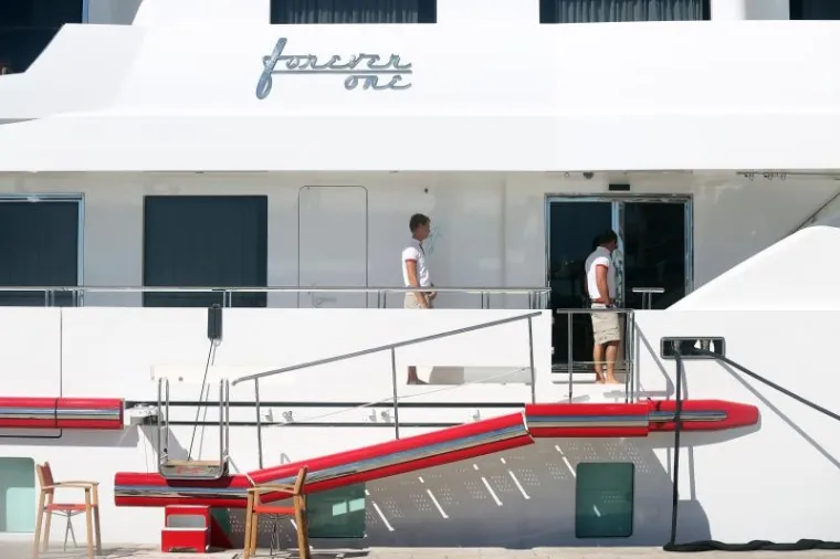 OVO SE NE VIĐA SVAKI DAN: U &Scaron;ibeniku usidrena velebna jahta poznatog meksičkog milijardera